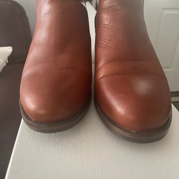 Beautiful boots - Picture 3 of 4